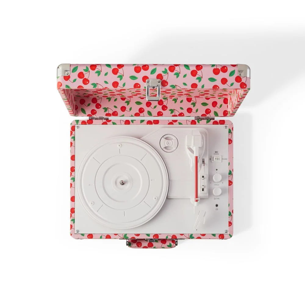 Crosley Cruiser Plus platespiller toveis Bluetooth (Cherry)