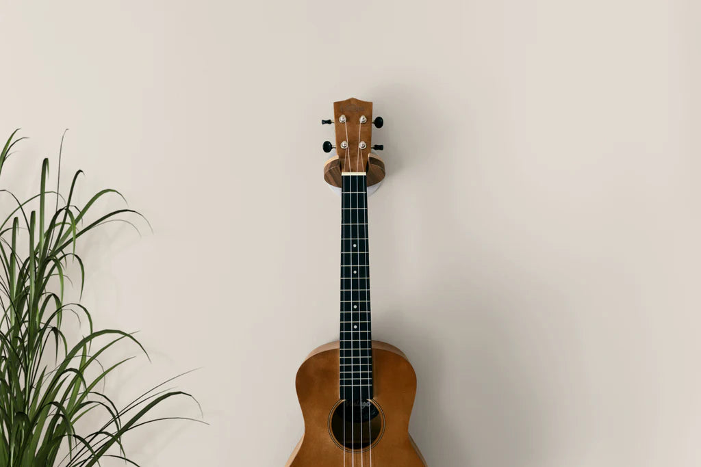 Openhagen HangWithMe Ukulele Hanger (Valnøtt)