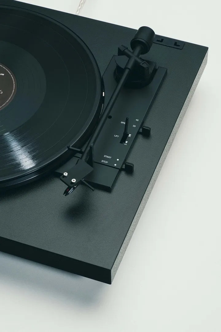 Pro-Ject A1 OM10 platespiller (svart)