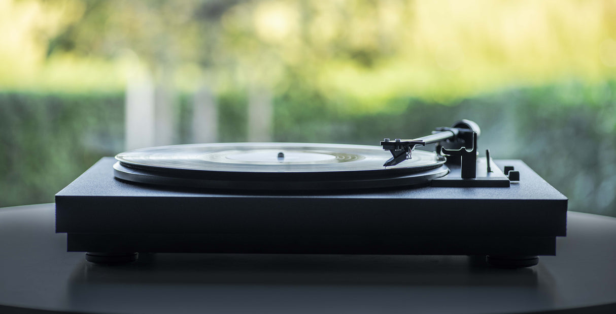 Pro-Ject A1 OM10 platespiller (svart)