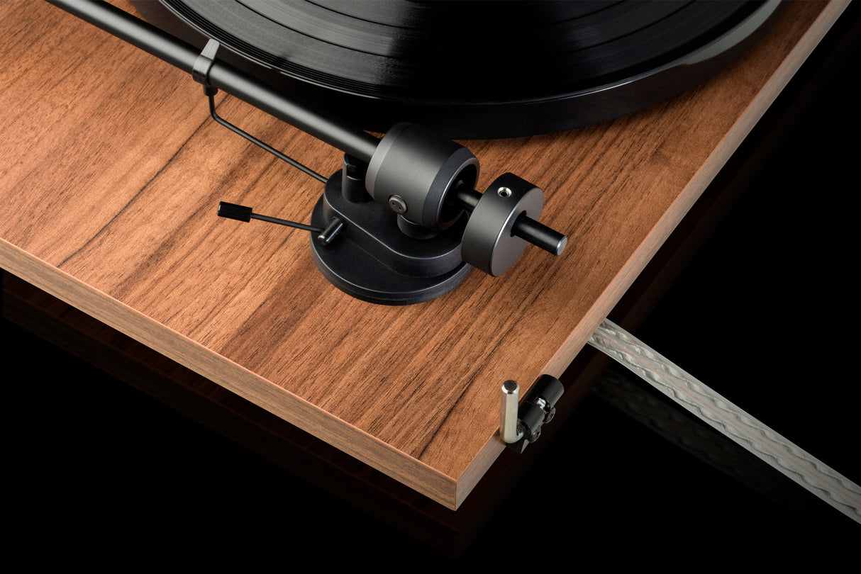 Pro-Ject E1 AT3600L platespiller (valnøtt)