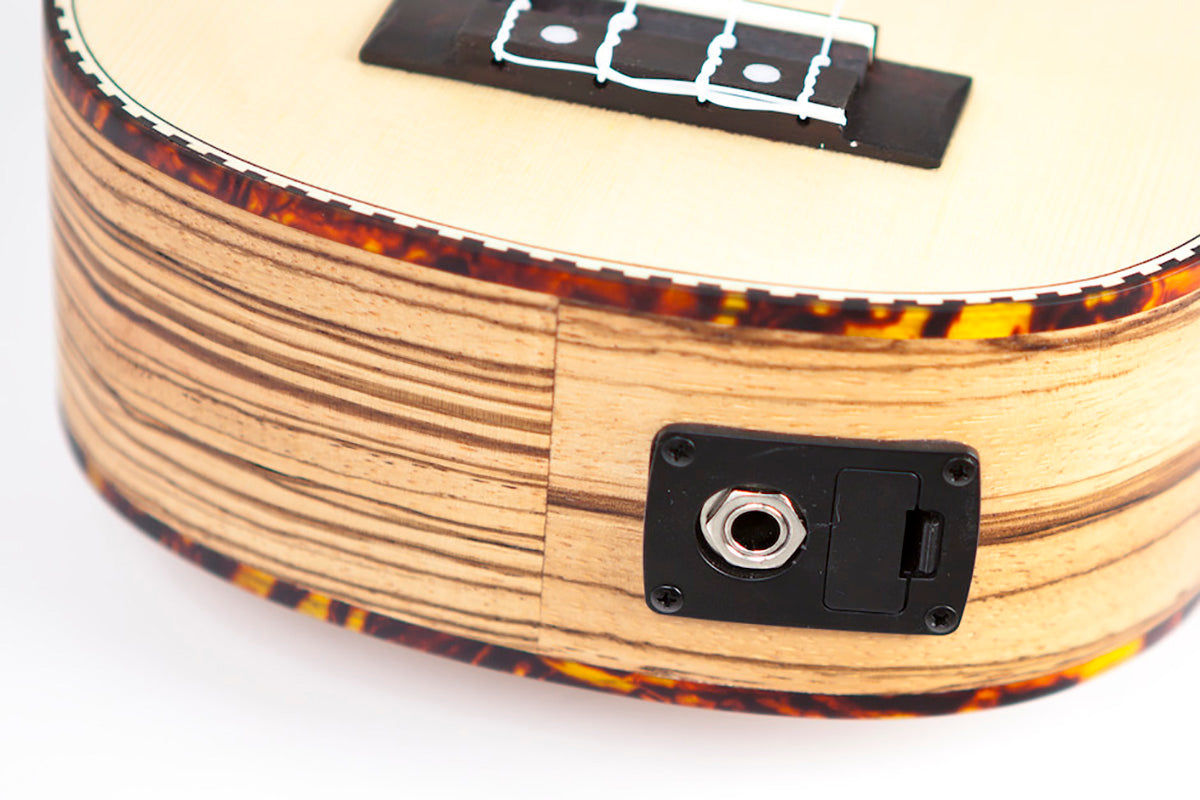 Reno RU210E Sopranokulele med pickup og tuner (naturlig)