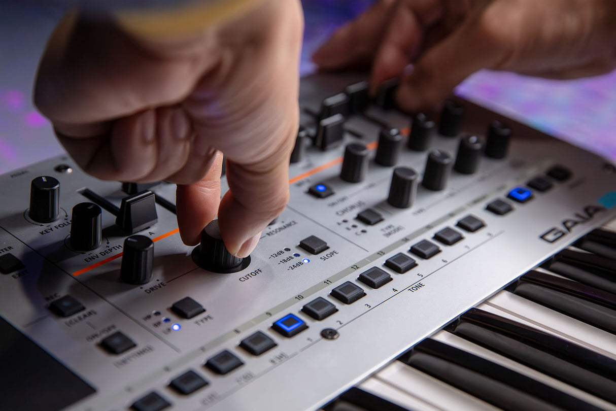 Roland GAIA 2 Synthesizer