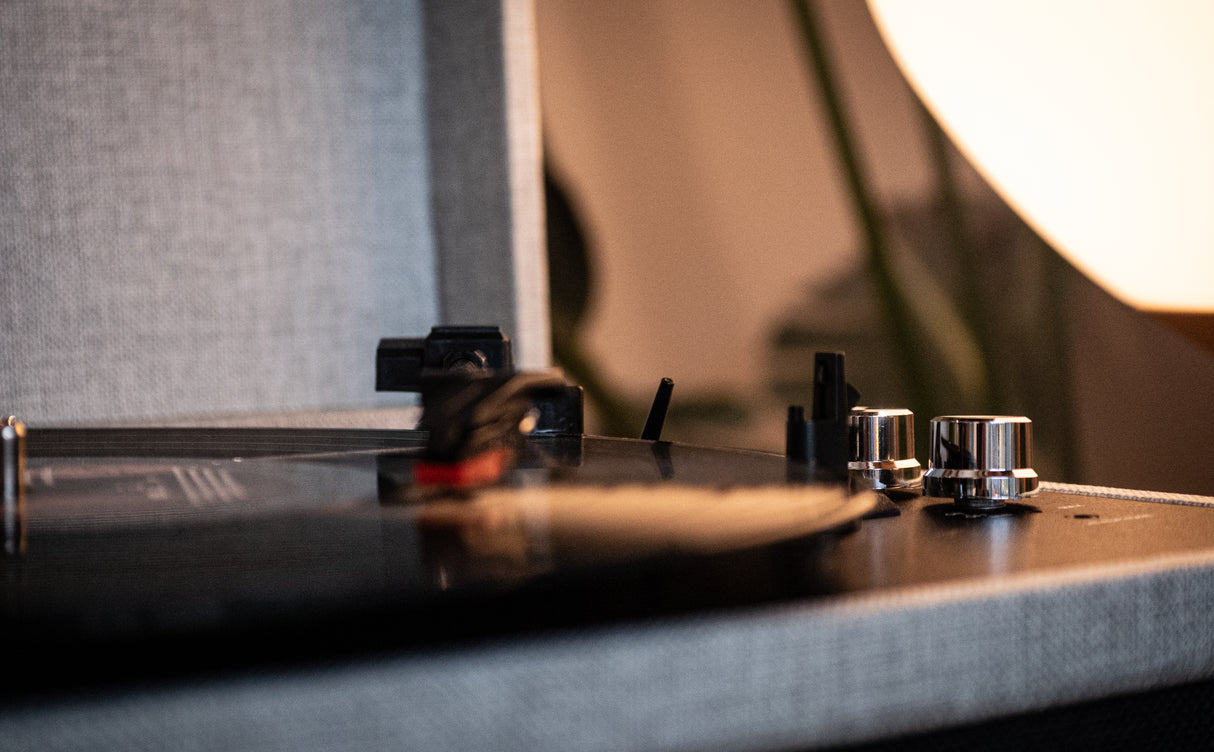 Studio 57 Groovy platespiller (grå)