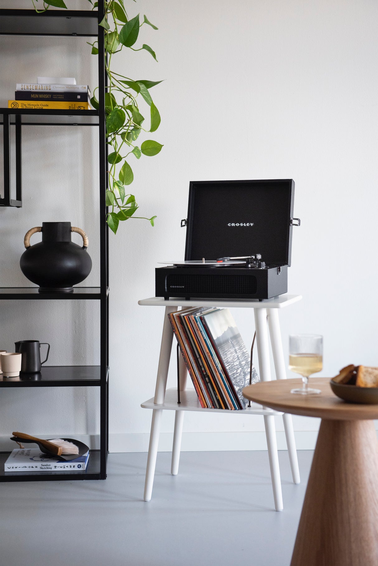 Crosley Manchester platespillermøbler (hvit)