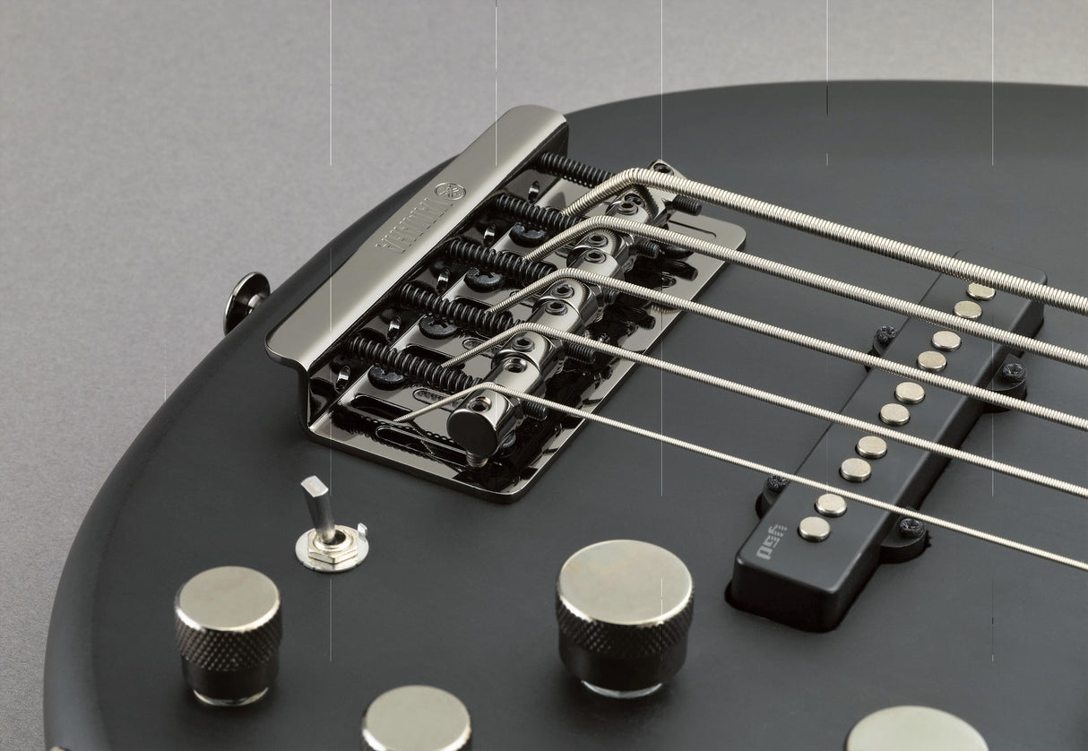Yamaha BB735A El-Bas (matte sort)