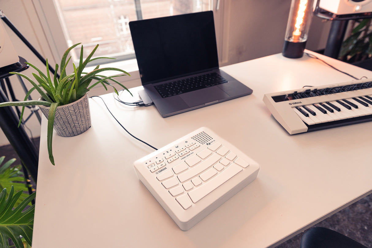 Yamaha FGDP-30 fingertrommepute