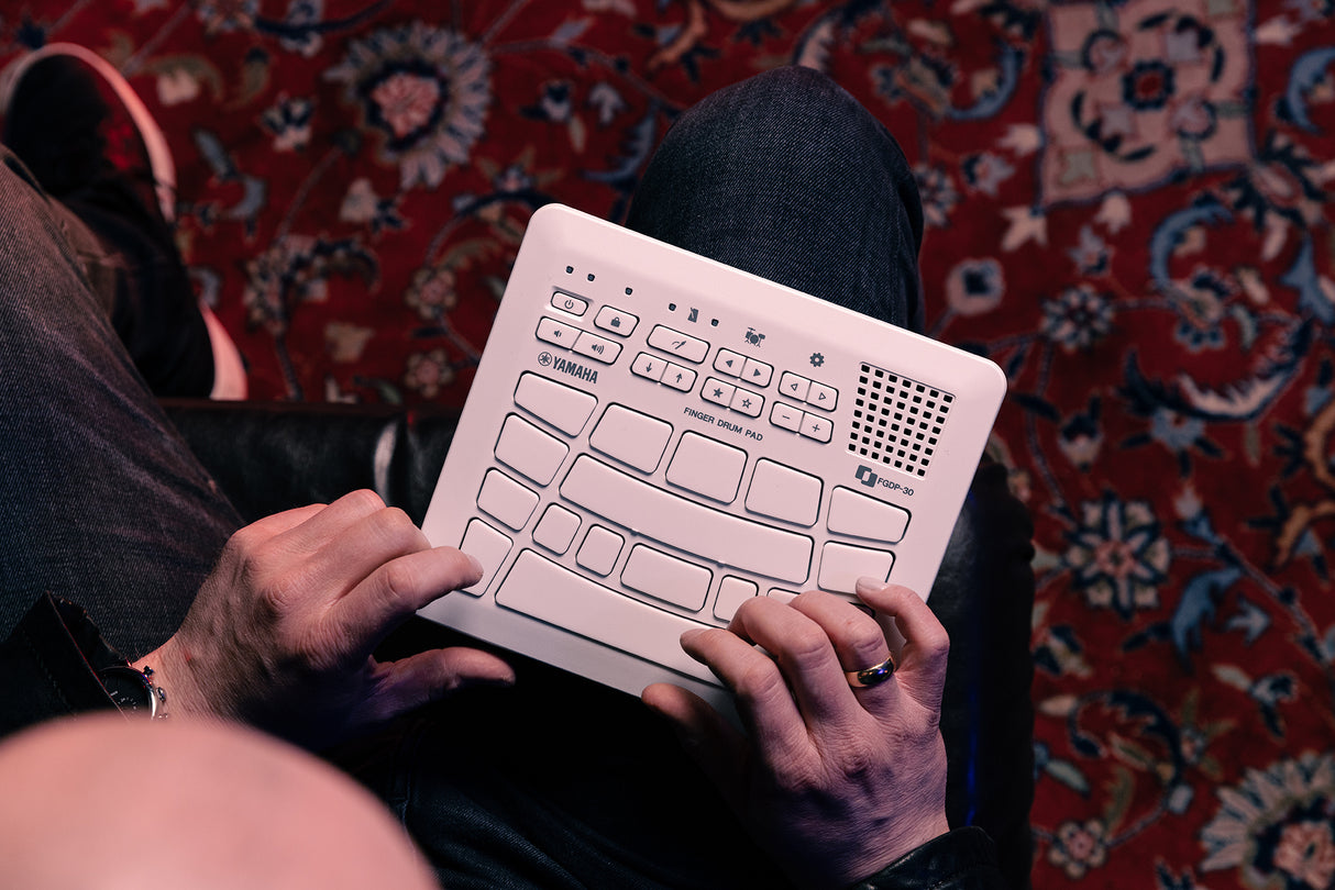 Yamaha FGDP-30 fingertrommepute