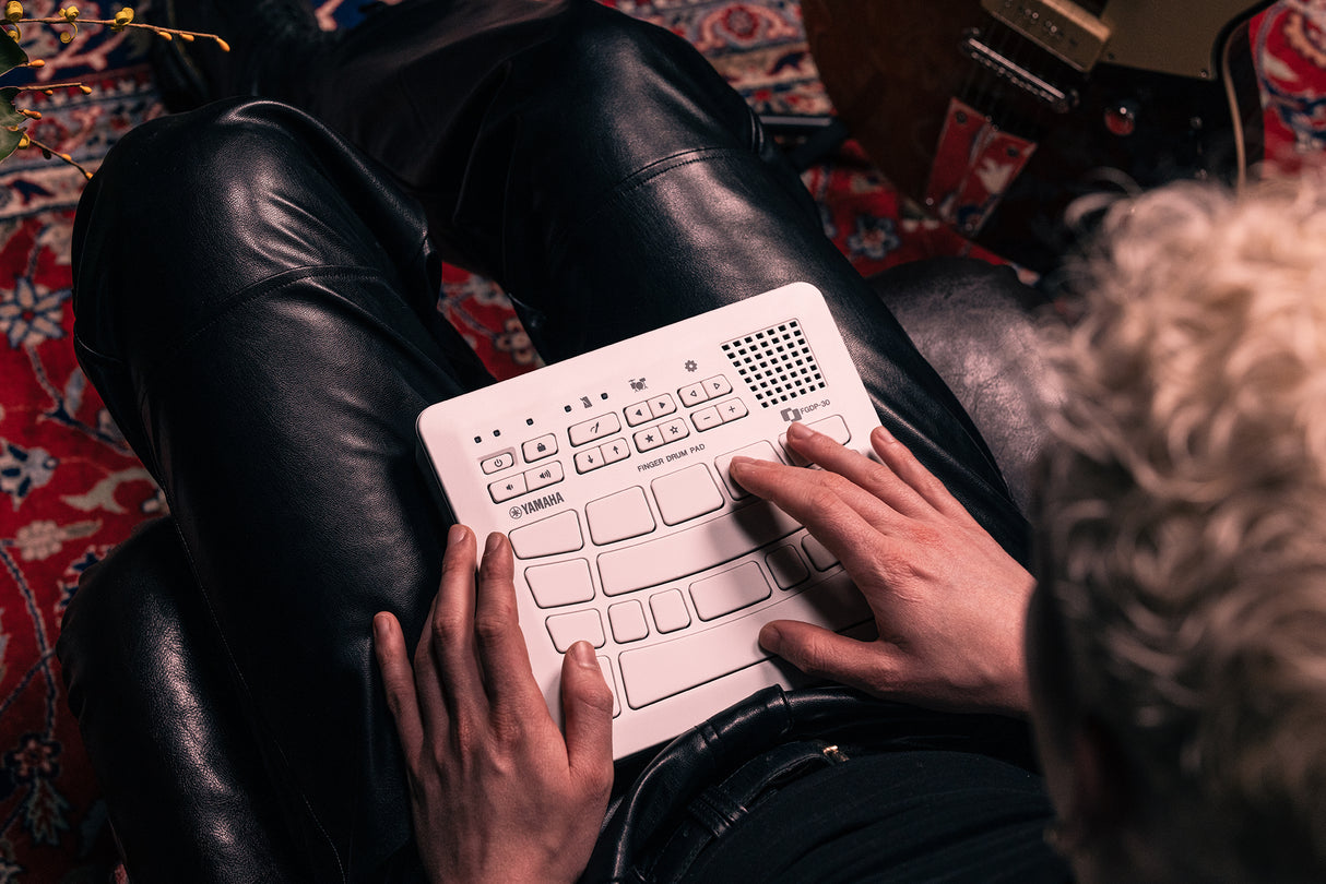 Yamaha FGDP-30 fingertrommepute