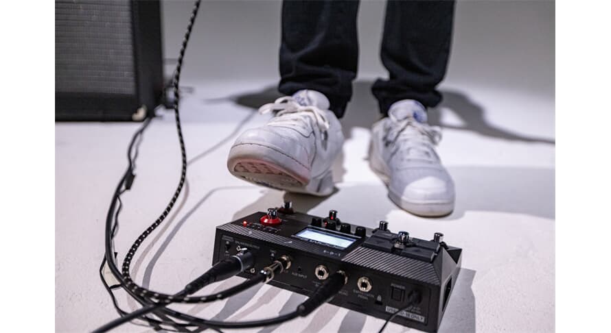 Zoom B2 FIRE Bass Multi-Effect