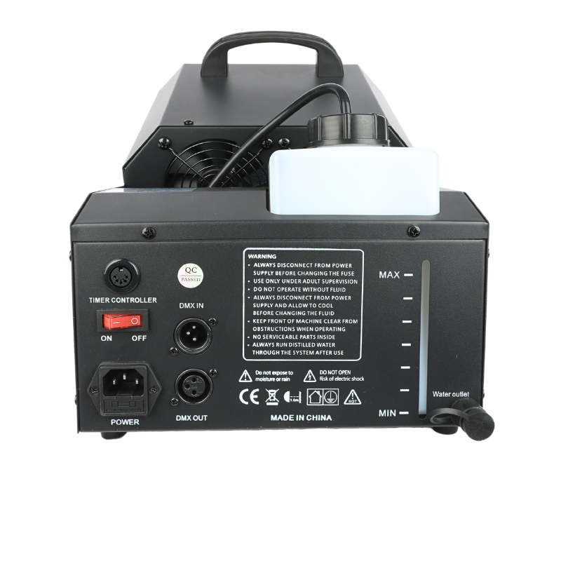 LIGHT4ME såpeboble- og røykmaskin