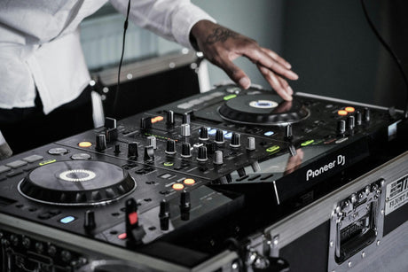 Hvordan rengjøre DJ-utstyret ditt? Den ultimate guiden
