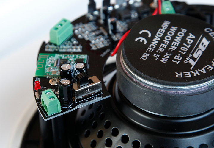 Innebygd høyttalersett med Bluetooth