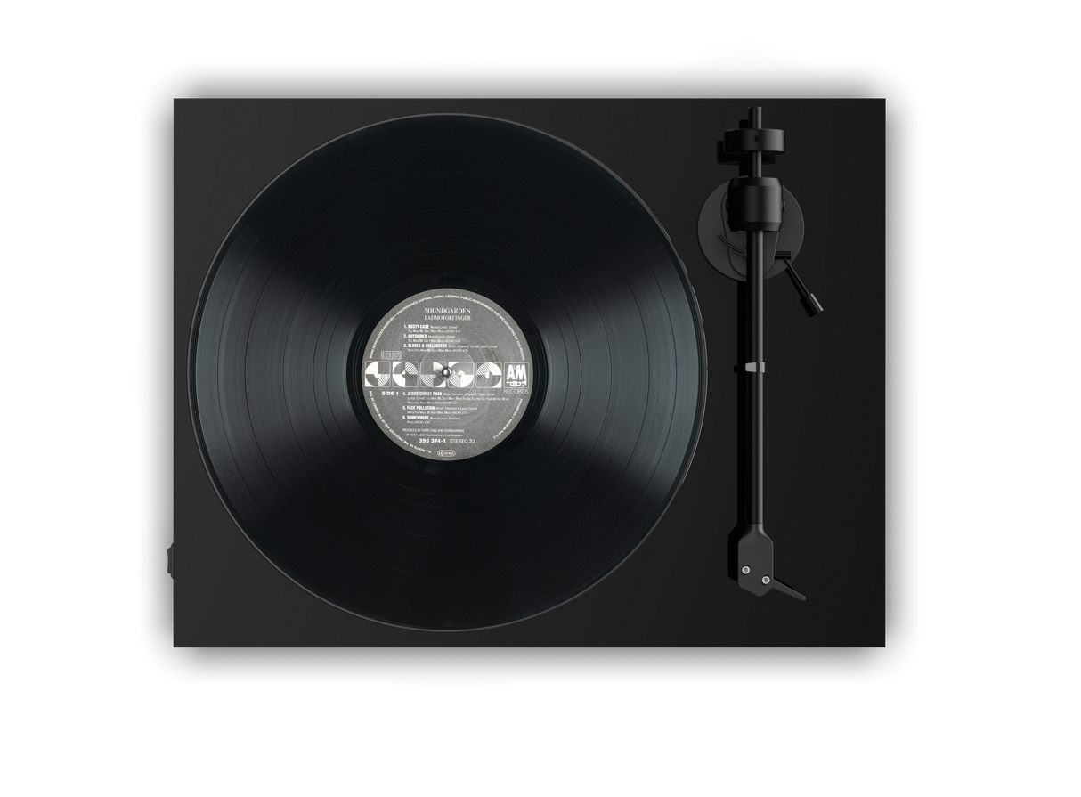 Pro-Ject E1 AT3600L platespiller (høyglanssvart)