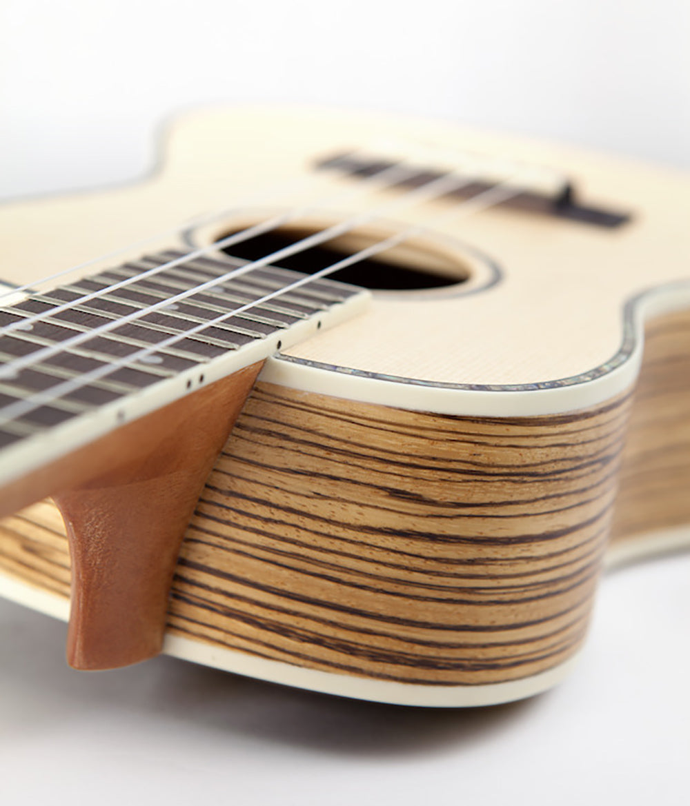 Reno RU320 Grand Concert Ukulele (naturlig) startpakke