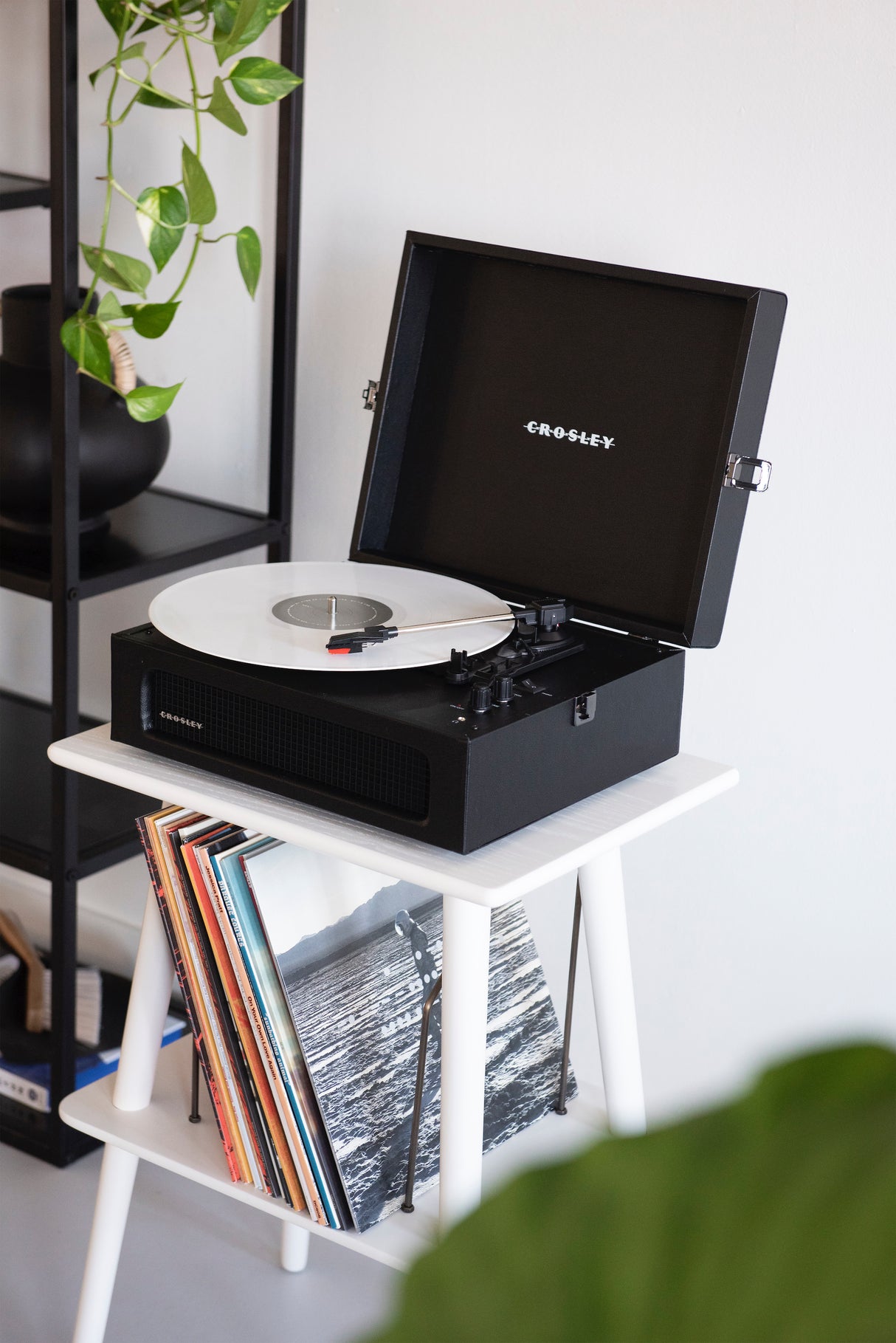 Crosley Manchester platespillermøbler (hvit)