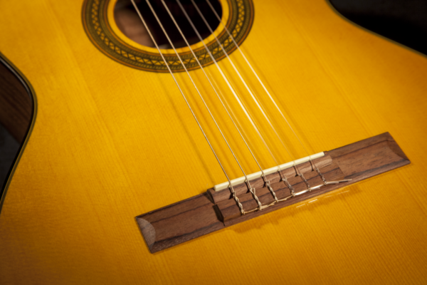 Takamine GC1CE-NAT Klassisk spansk gitar (naturlig)