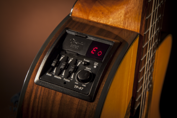 Takamine GC5CE-NAT Klassisk spansk gitar (naturlig)