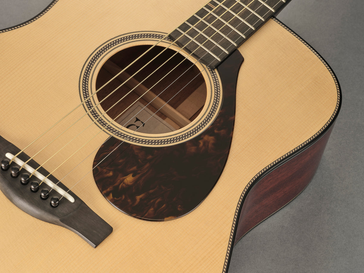 Yamaha FG 9M Western gitar (naturlig)
